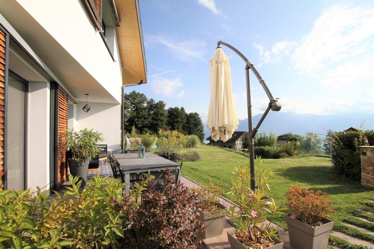 Montreux Holiday Home Zewnętrze zdjęcie