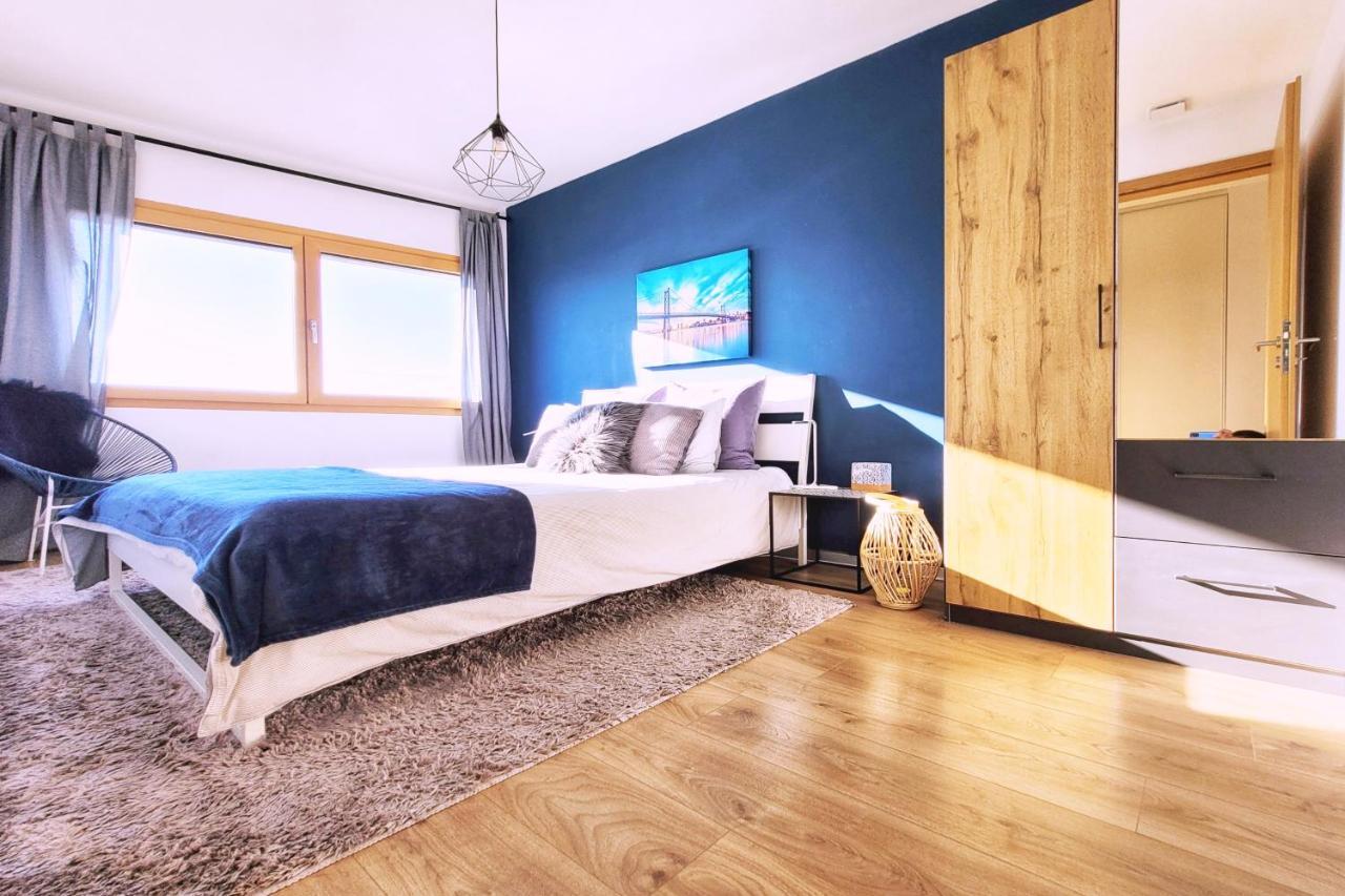 Montreux Holiday Home Zewnętrze zdjęcie