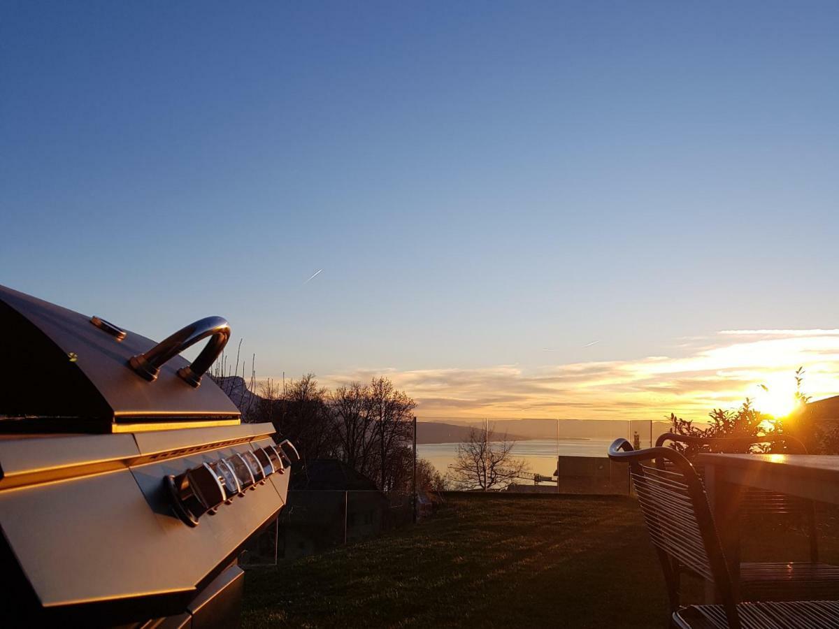 Montreux Holiday Home Zewnętrze zdjęcie