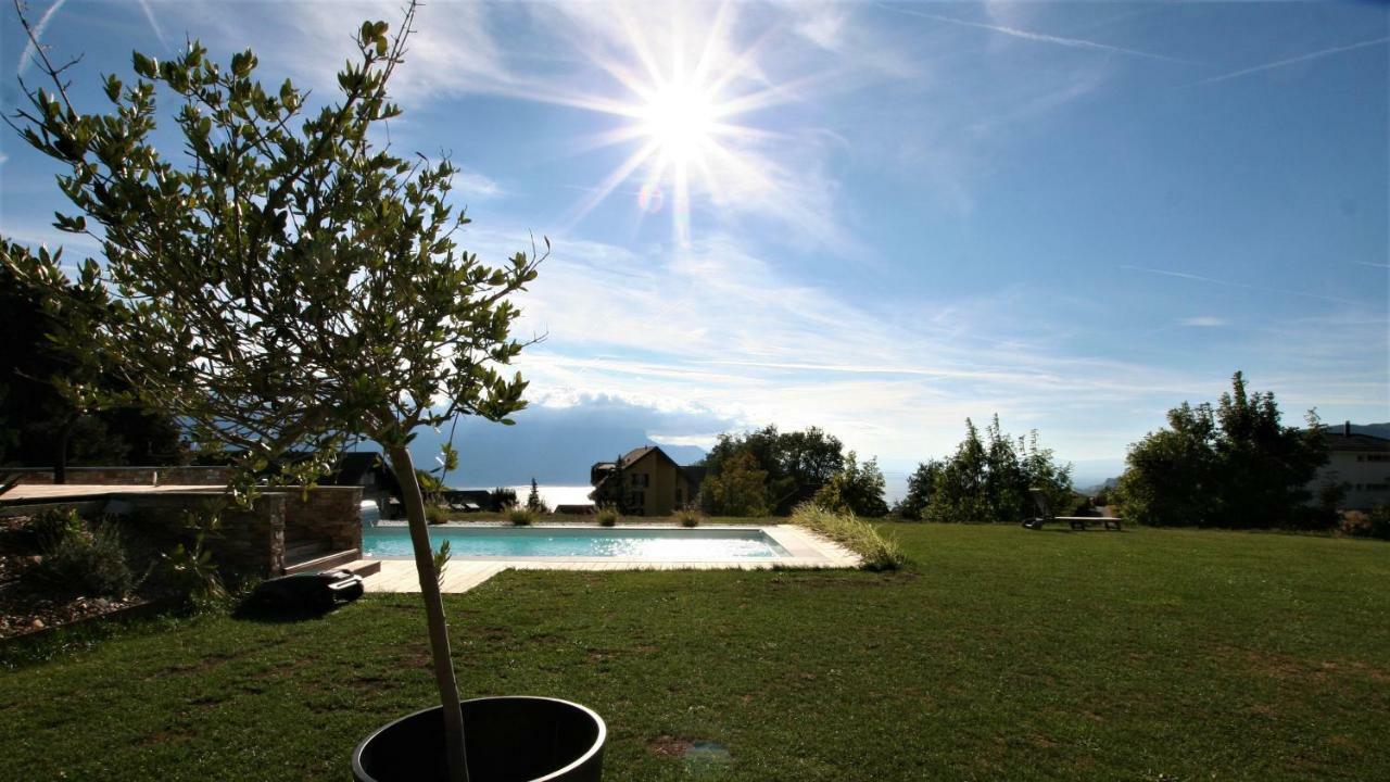 Montreux Holiday Home Zewnętrze zdjęcie